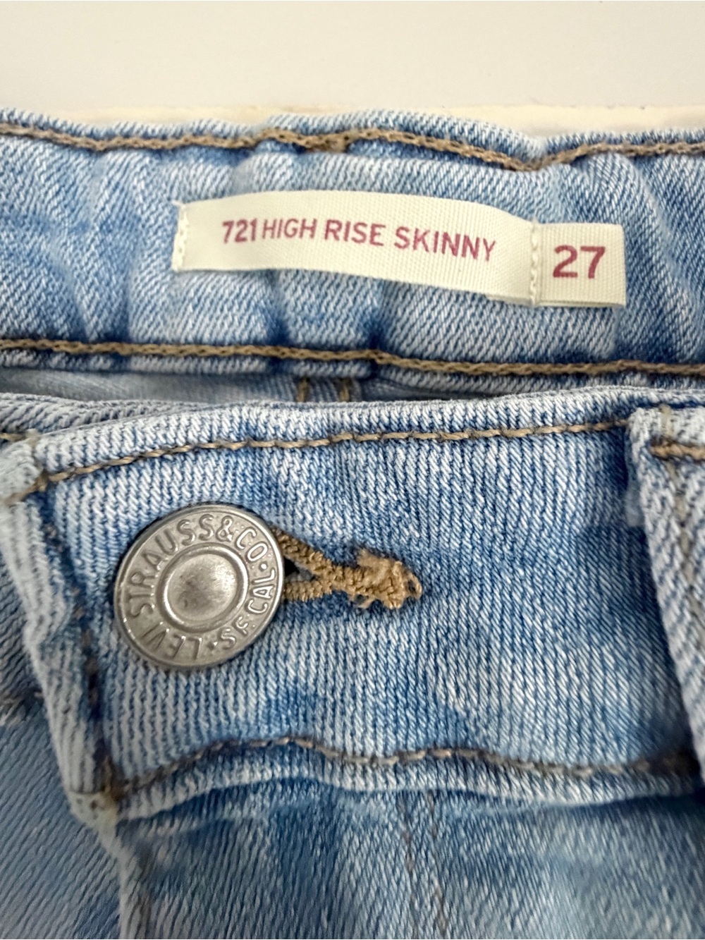Levi’s 721 Jeans Women Size 27 Blue High Rise Skinny Denim Light Blue Stretch - Picture 6 of 7